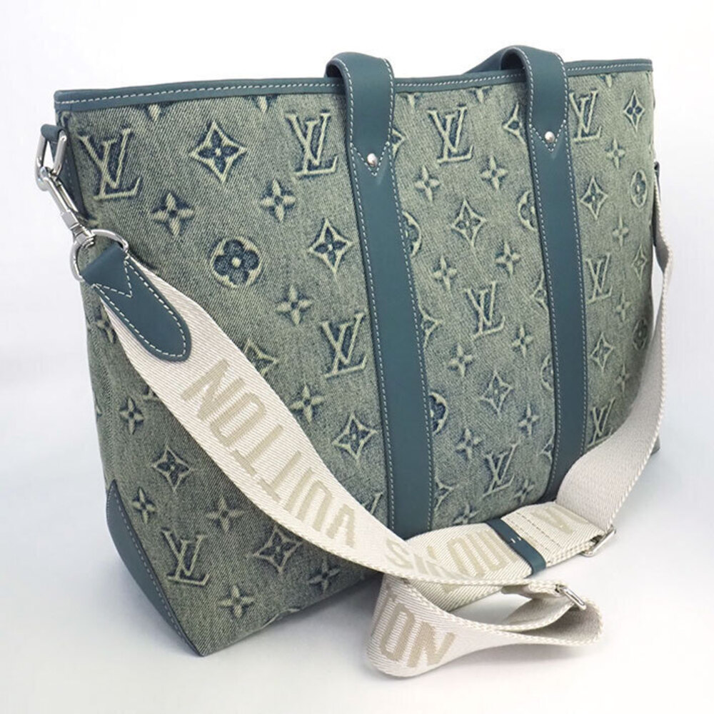 Louis Vuitton Wash Tote NM Weekend Monogram
